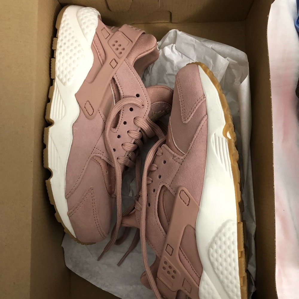 Women Nike air huarache run SD